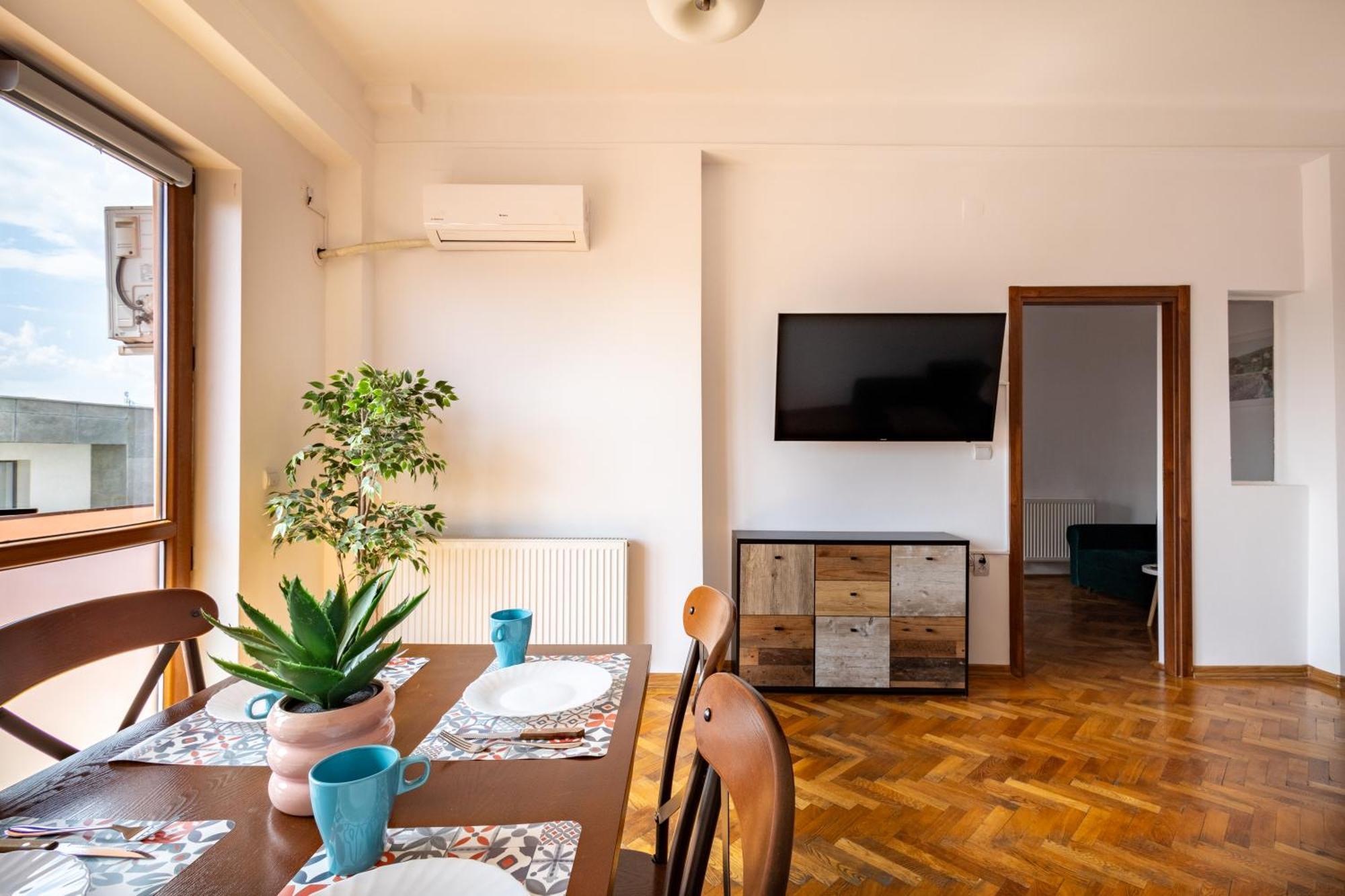 Downtown Victoria Apartments By Citybookings Bucharest Exterior photo