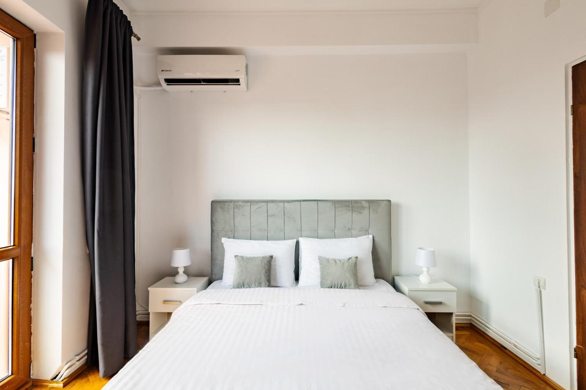 Downtown Victoria Apartments By Citybookings Bucharest Exterior photo