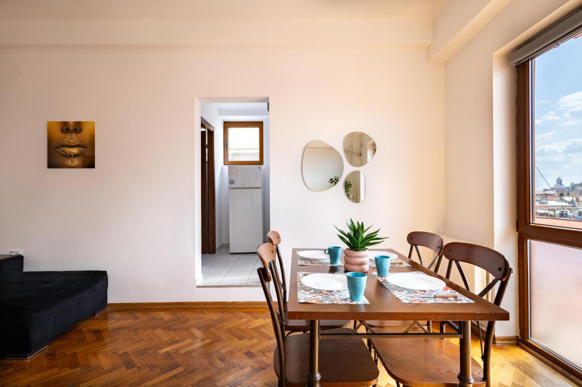 Downtown Victoria Apartments By Citybookings Bucharest Exterior photo
